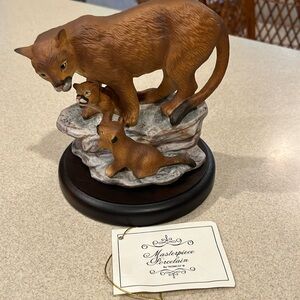 Home interior masterpiece porcelain mountain lion figurine